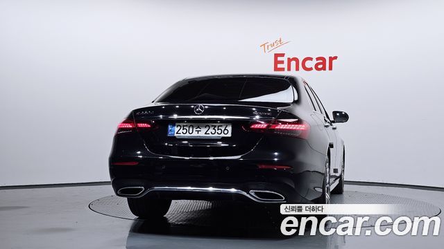 Mercedes-Benz E-Class E220d 4MATIC AMG Line — пробег 69 788 км — фото 4 из 5