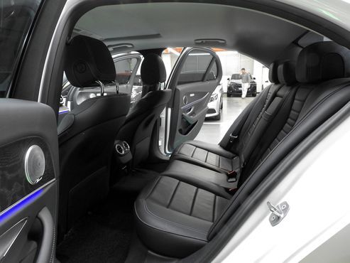 Mercedes-Benz E-Class E220d Avantgarde — пробег 116 000 км — фото 4 из 5