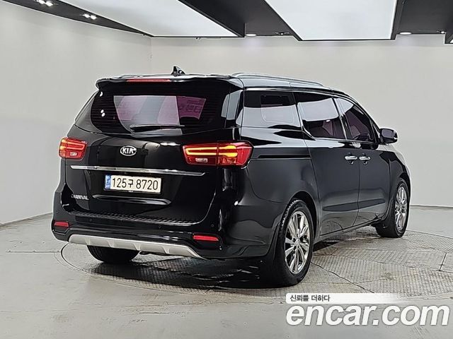 Kia Carnival из Кореи Encar