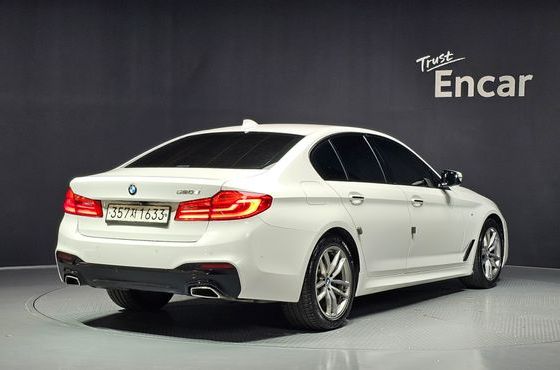 BMW 5-Series 520d M Sport Package Plus — пробег 184 478 км — фото 2 из 5