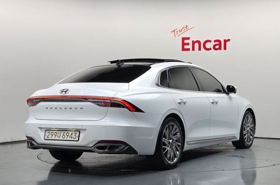 Hyundai Grandeur 2.5 Calligraphy — пробег 78 393 км — фото 2 из 5