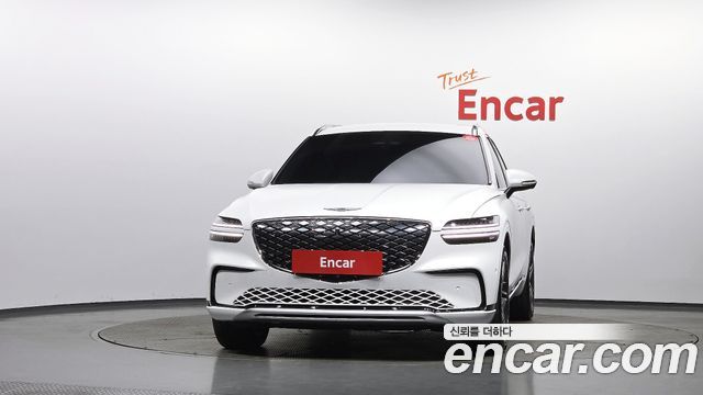 Genesis GV70 e-AWD — пробег 7 223 км — фото 3 из 5