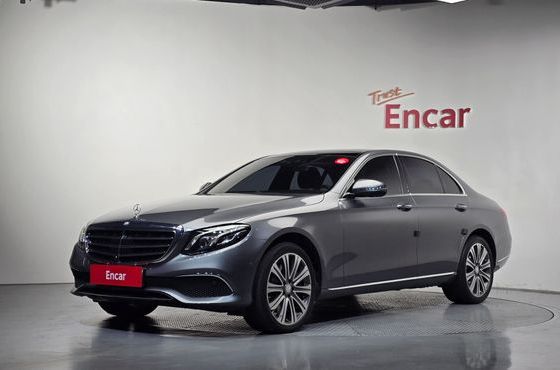 Mercedes-Benz E-Class E400 4MATIC Exclusive — пробег 114 750 км — фото 1 из 5