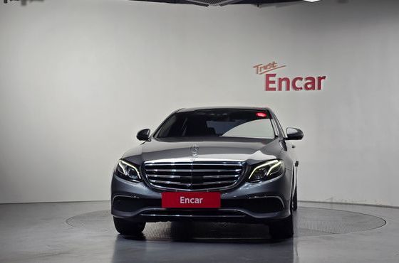 Mercedes-Benz E-Class E400 4MATIC Exclusive — пробег 114 750 км — фото 3 из 5