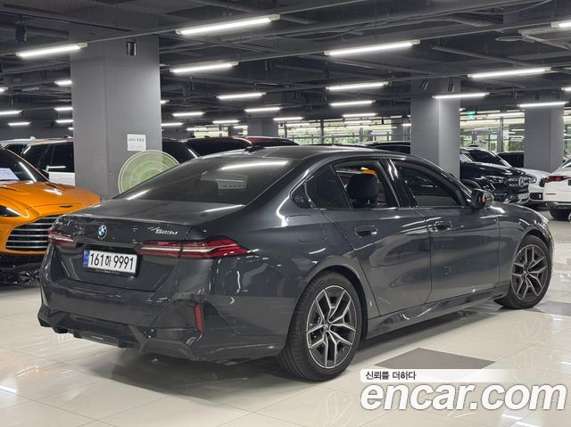 BMW 5-Series 523d xDrive M Sport — пробег 5 000 км — фото 3 из 5