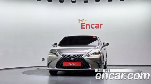 Lexus ES Luxury Plus — пробег 80 561 км — фото 3 из 5