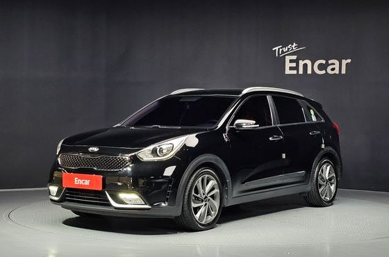 Kia Niro Prestige — пробег 136 360 км — фото 1 из 5