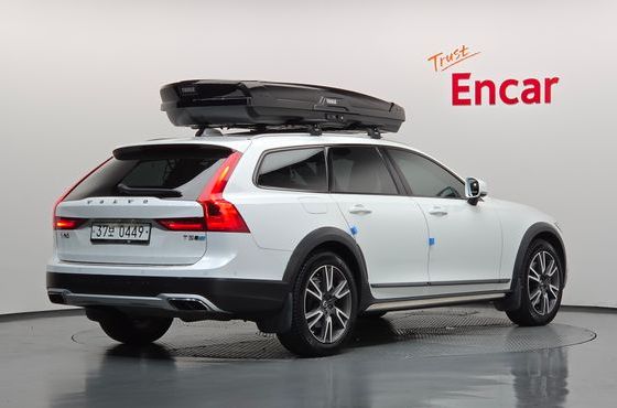 Volvo V90 T5 Pro AWD — пробег 74 880 км — фото 2 из 5