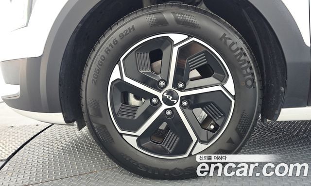 Kia Niro Prestige — пробег 39 878 км — фото 5 из 5