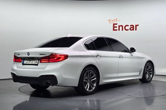BMW 5-Series 520d M Sport Package Plus — пробег 133 337 км — фото 2 из 5