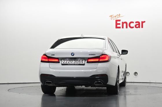 BMW 5-Series 530i xDrive M Sport Package — пробег 21 338 км — фото 4 из 5