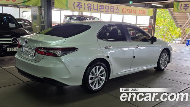 Toyota Camry 2.5 LE Hybrid — пробег 35 900 км — фото 4 из 5
