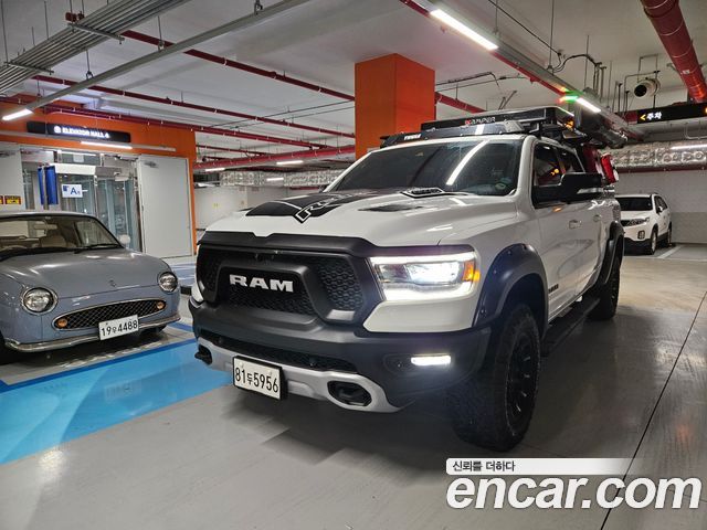Dodge Ram Pick Up 5.7 — пробег 28 800 км — фото 1 из 5