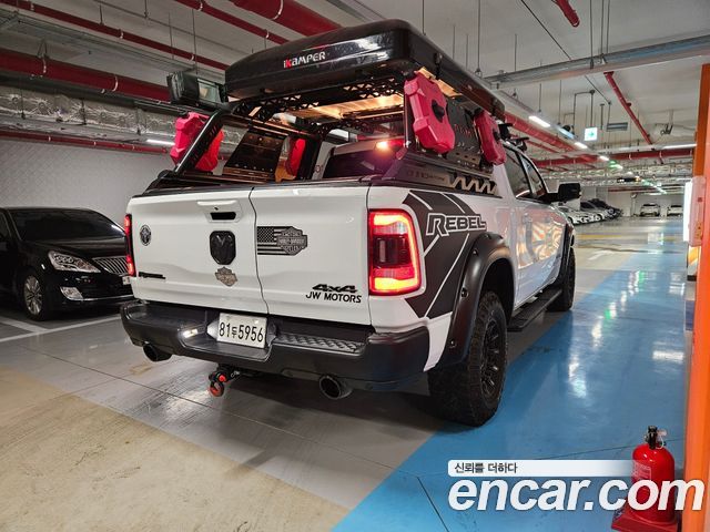 Dodge Ram Pick Up 5.7 — пробег 28 800 км — фото 3 из 5