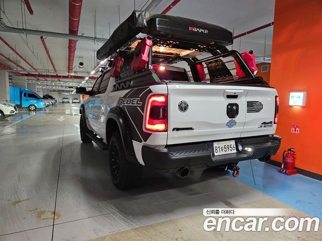Dodge Ram Pick Up 5.7 — пробег 28 800 км — фото 4 из 5