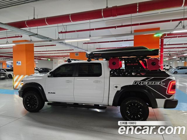 Dodge Ram Pick Up 5.7 — пробег 28 800 км — фото 5 из 5