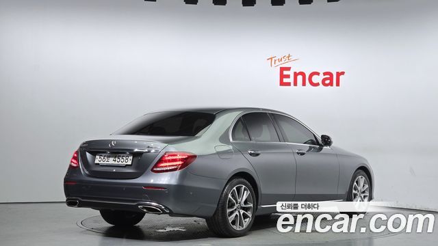 Mercedes-Benz E-Class из Кореи Encar