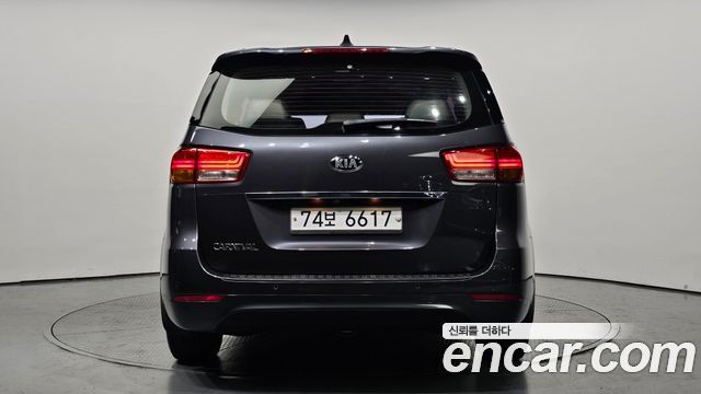 Kia Carnival 11-seater Prestige — пробег 90 321 км — фото 4 из 5