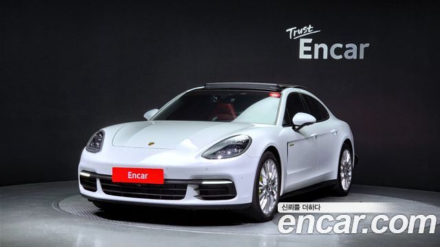 Porsche Panamera 2.9 AWD E-Hybrid — пробег 55 614 км — фото 1 из 5