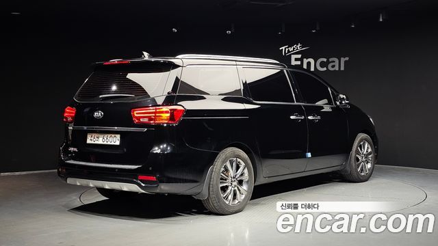 Kia Carnival из Кореи Encar
