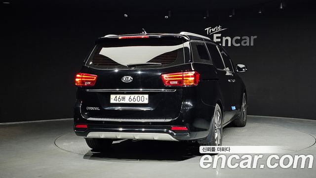 Kia Carnival из Кореи Encar