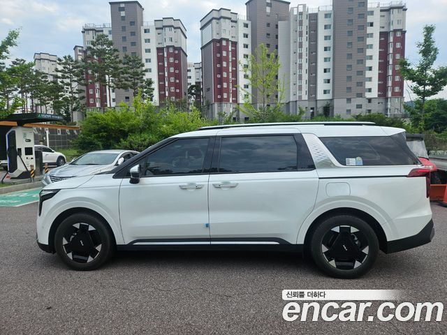 Kia Carnival HEV 9seater Nobless — пробег 42 000 км — фото 4 из 5