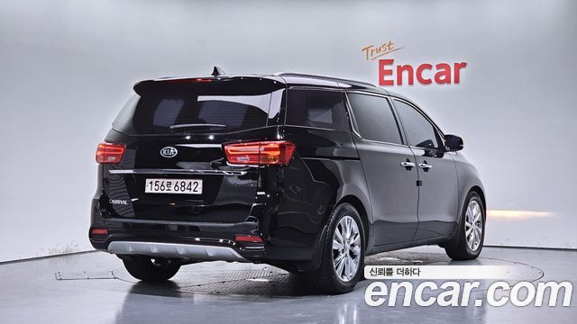 Kia Carnival из Кореи Encar
