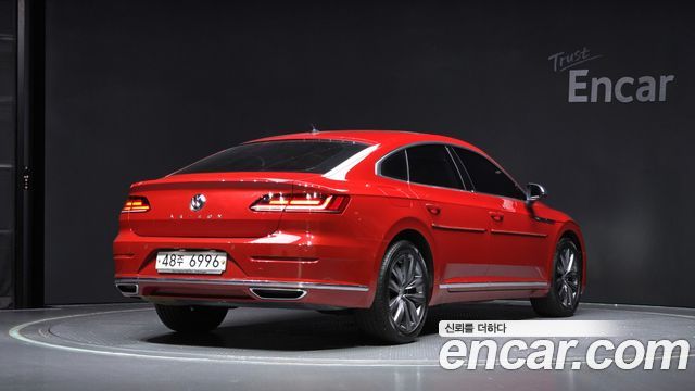 Volkswagen Arteon 2.0 TDI Premium — пробег 64 773 км — фото 2 из 5