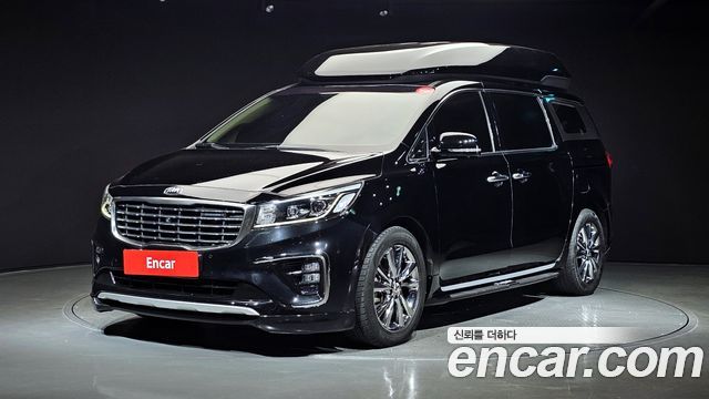 Kia Carnival 7-Seater Hi-Limousine VIP — пробег 110 434 км — фото 1 из 5