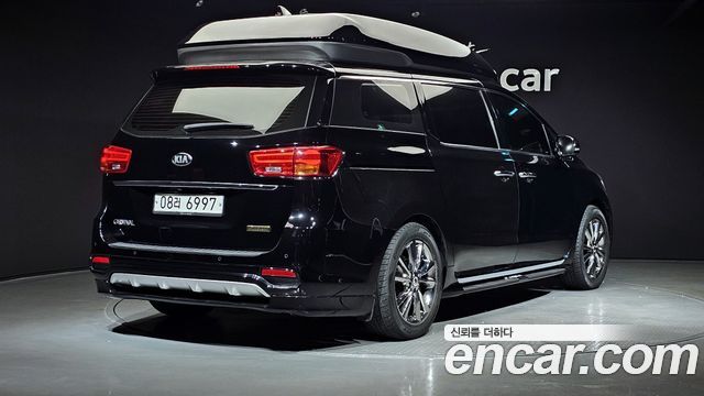 Kia Carnival 7-Seater Hi-Limousine VIP — пробег 110 434 км — фото 2 из 5