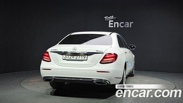 Mercedes-Benz E-Class из Кореи Encar