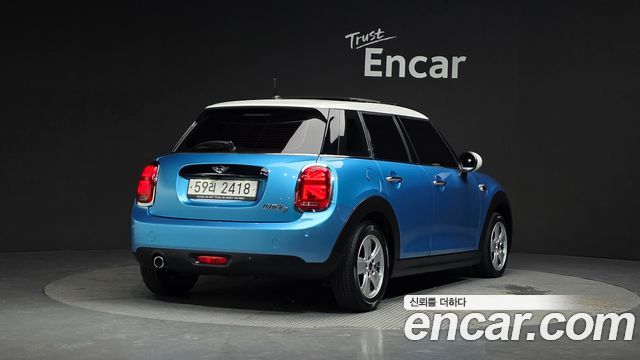 Mini Cooper 5Door Mid 3rd — пробег 135 269 км — фото 2 из 5