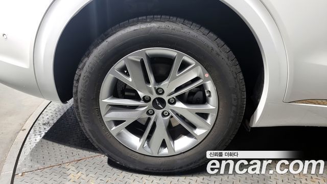 Genesis GV70 2.5T Gasoline 2WD — пробег 9 352 км — фото 5 из 5