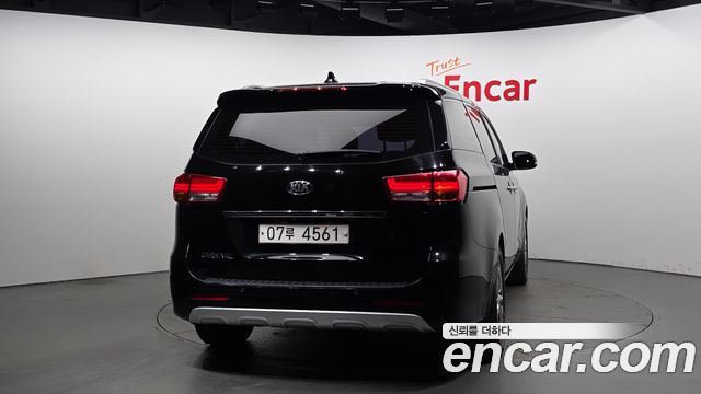 Kia Carnival 9-seater Prestige — пробег 106 465 км — фото 4 из 5