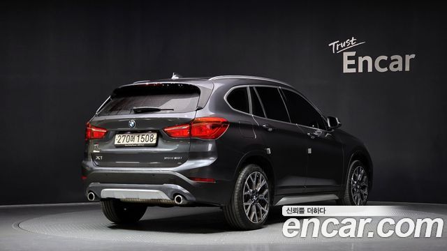 BMW X1 xDrive 20i xLine — пробег 48 287 км — фото 2 из 5