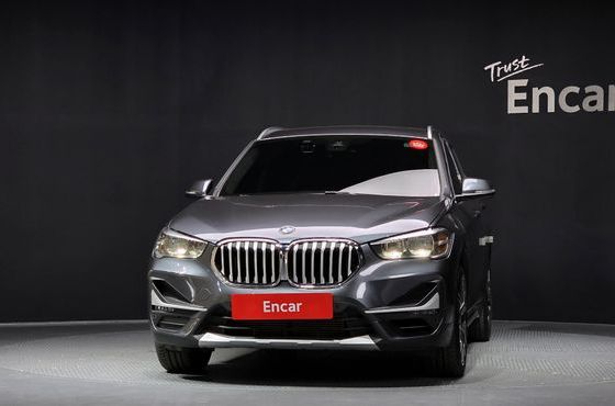 BMW X1 xDrive 20i xLine — пробег 48 287 км — фото 3 из 5