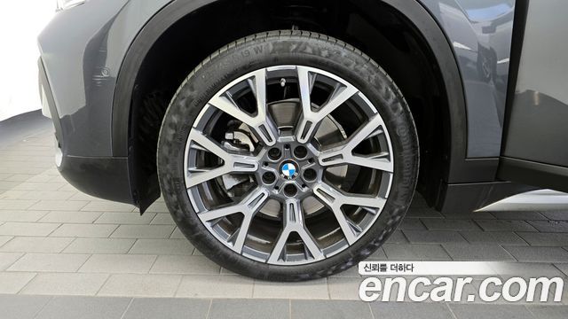 BMW X1 xDrive 20i xLine — пробег 48 287 км — фото 5 из 5