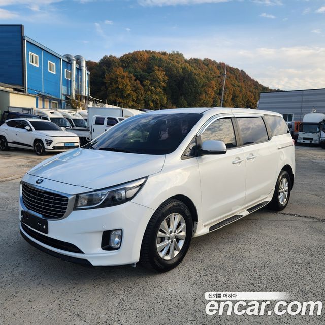 Kia Carnival 6-seater Wheelchair lift — пробег 245 165 км — фото 1 из 5