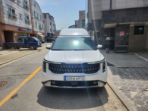 Kia Carnival Gasoline 9-Seater Hi Limousine Signature — пробег 4 500 км — фото 2 из 5