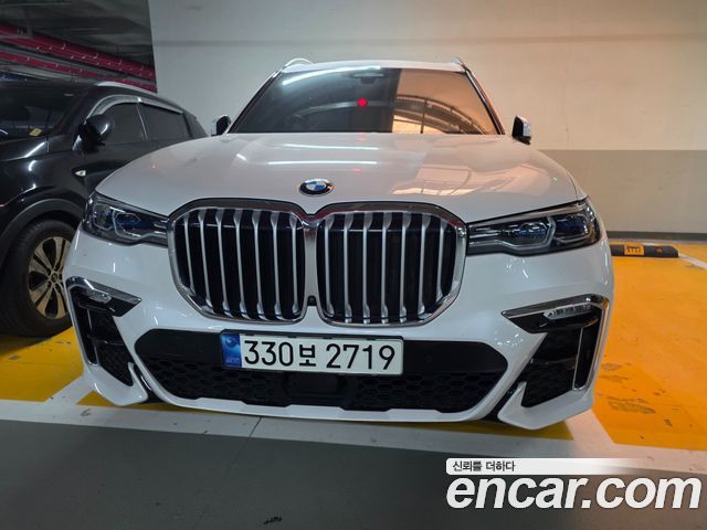 BMW X7 xDrive 40i M Sport 6STR — пробег 72 700 км — фото 1 из 5