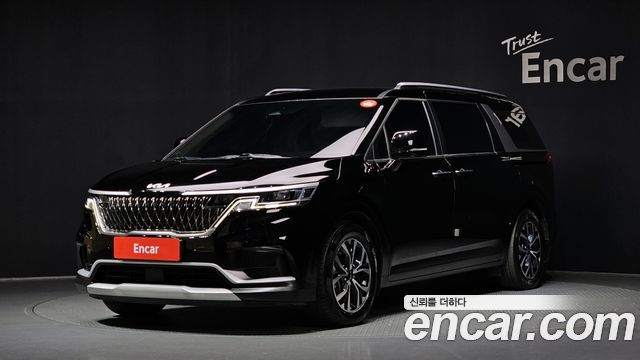Kia Carnival 11-Seater Prestige — пробег 77 190 км — фото 1 из 5