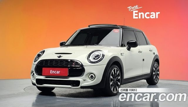 Mini Cooper 5Door HIGH 3rd — пробег 16 445 км — фото 1 из 5