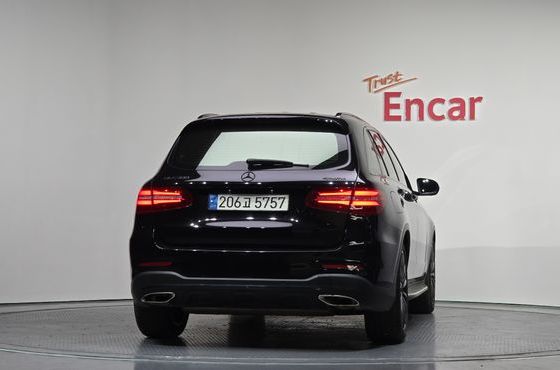 Mercedes-Benz GLC-Class GLC300 4MATIC AMG Line — пробег 76 472 км — фото 4 из 5