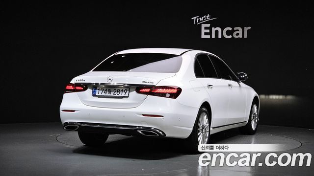 Mercedes-Benz E-Class E220d 4MATIC Exclusive — пробег 80 076 км — фото 2 из 5