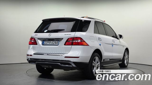 Mercedes-Benz M-class ML350 BlueTEC 4MATIC — пробег 126 975 км — фото 2 из 5