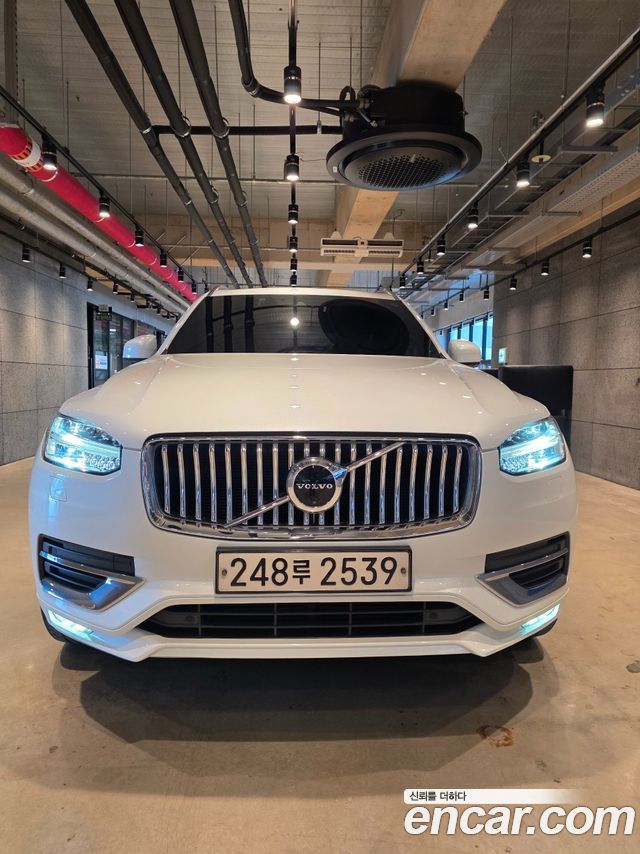 Volvo XC90 T6 Inscription — пробег 110 000 км — фото 1 из 5