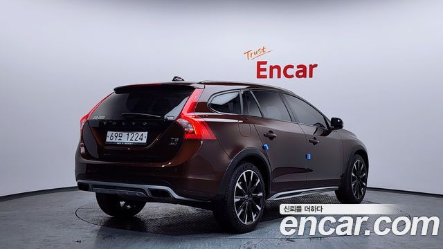 Volvo V60 T5 AWD — пробег 138 655 км — фото 2 из 5