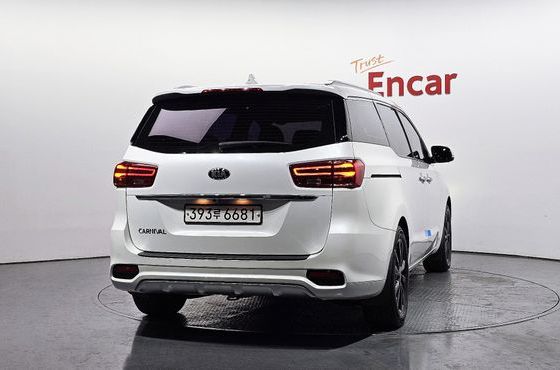 Kia Carnival 9-Seater Noblesse Special — пробег 144 899 км — фото 4 из 5