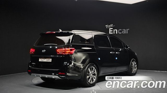 Kia Carnival из Кореи Encar
