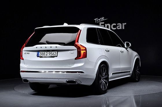 Volvo XC90 T8 Inscription Hybird — пробег 37 001 км — фото 2 из 5